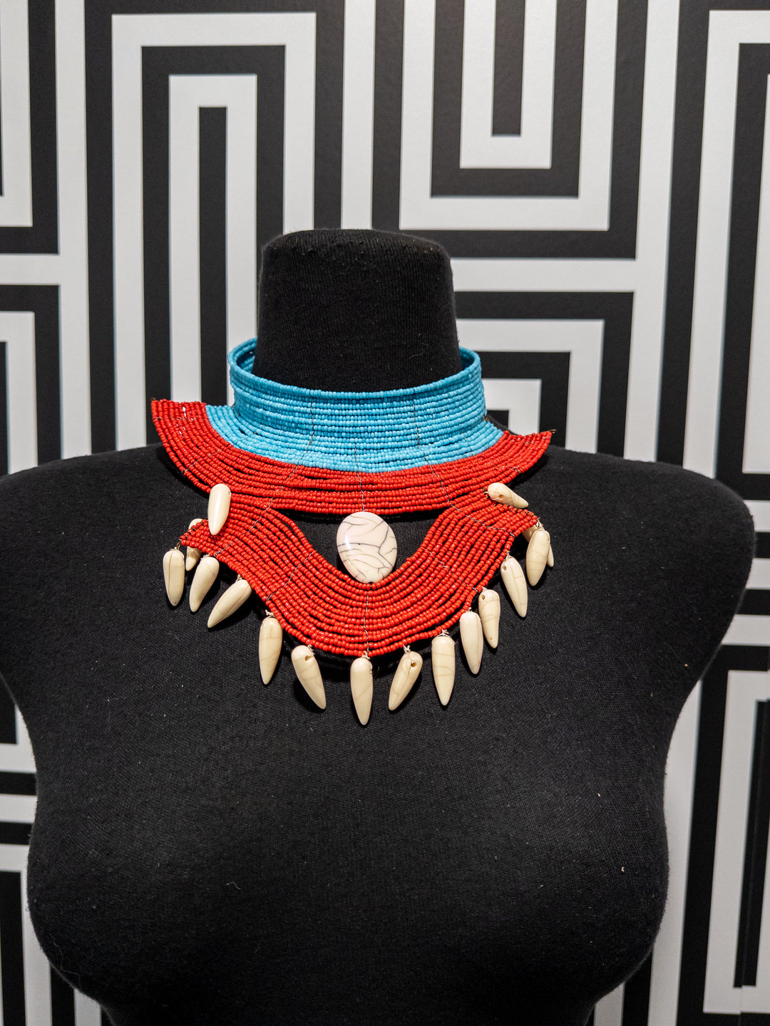 Sample : Afrique beaded collar necklace