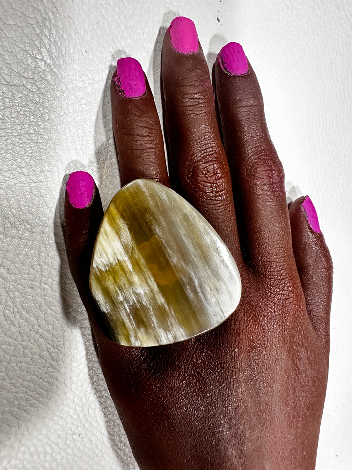 Curvy Triangle Horn Rings