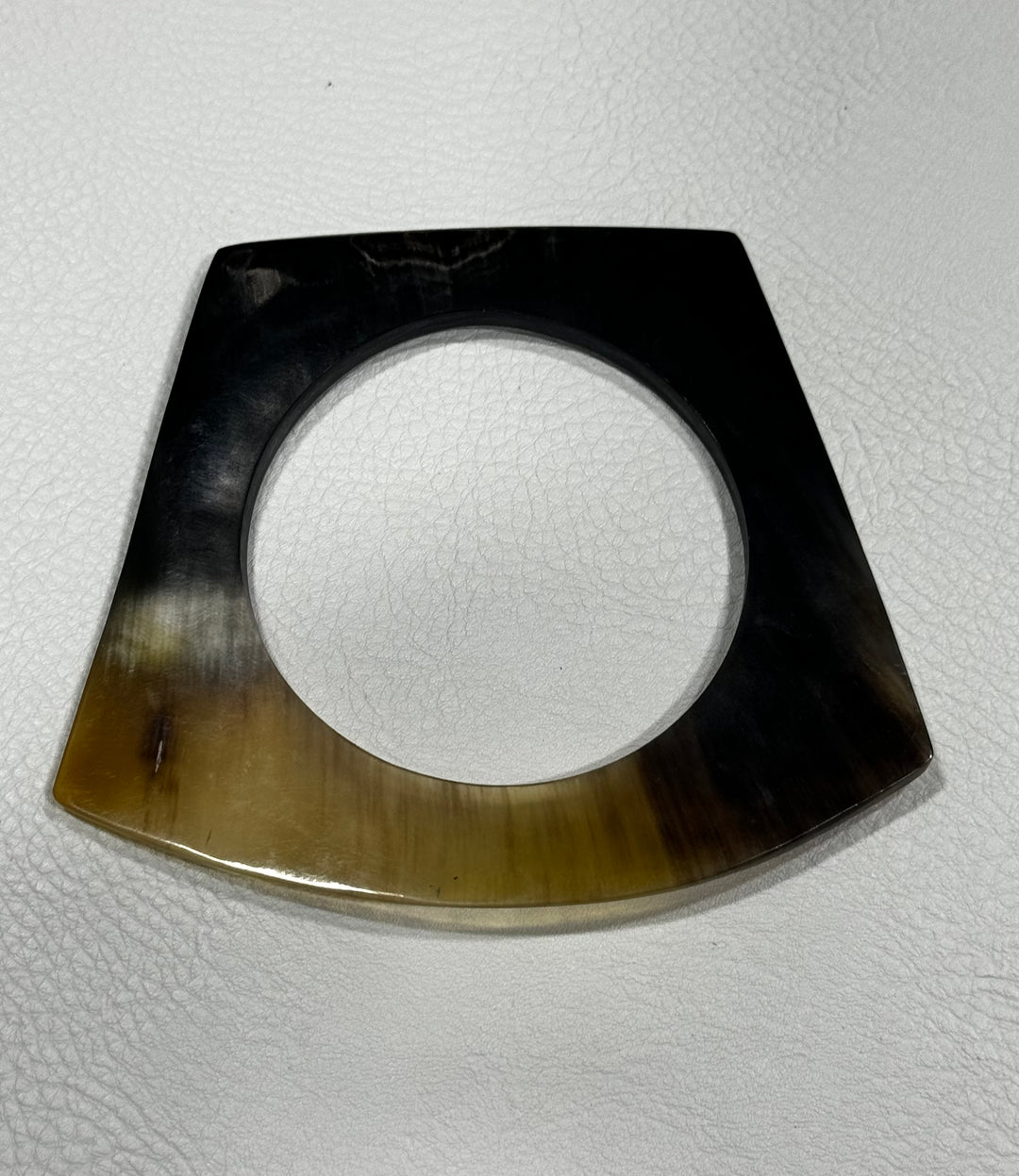 Arched Aura Baragumu bracelet/bangle