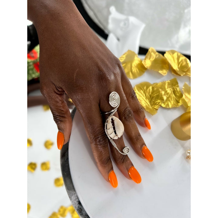 Adjustable Cowrie Shell Rings - Trufacebygrace