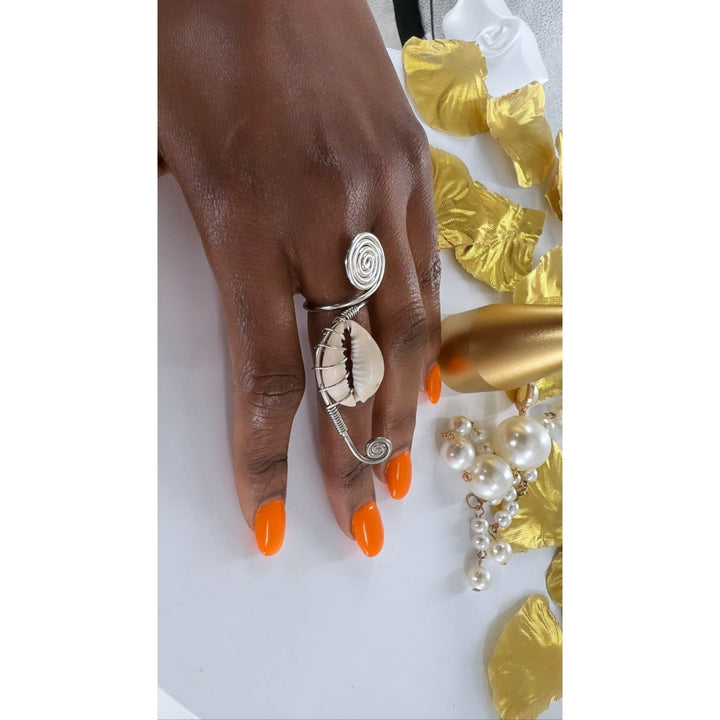 Adjustable Cowrie Shell Rings - Trufacebygrace