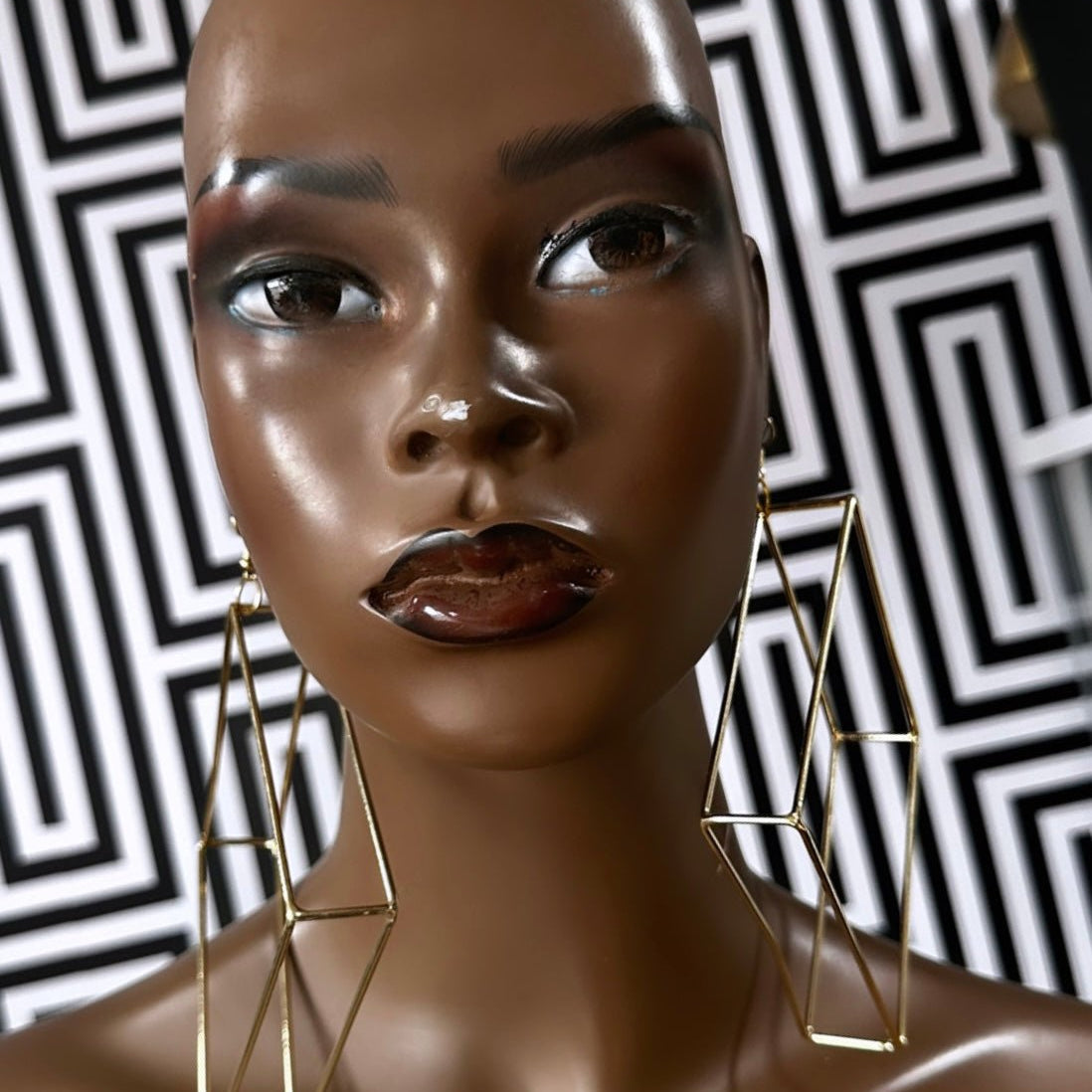 Ayika - 3D Geometric Hoop Earring - Trufacebygrace