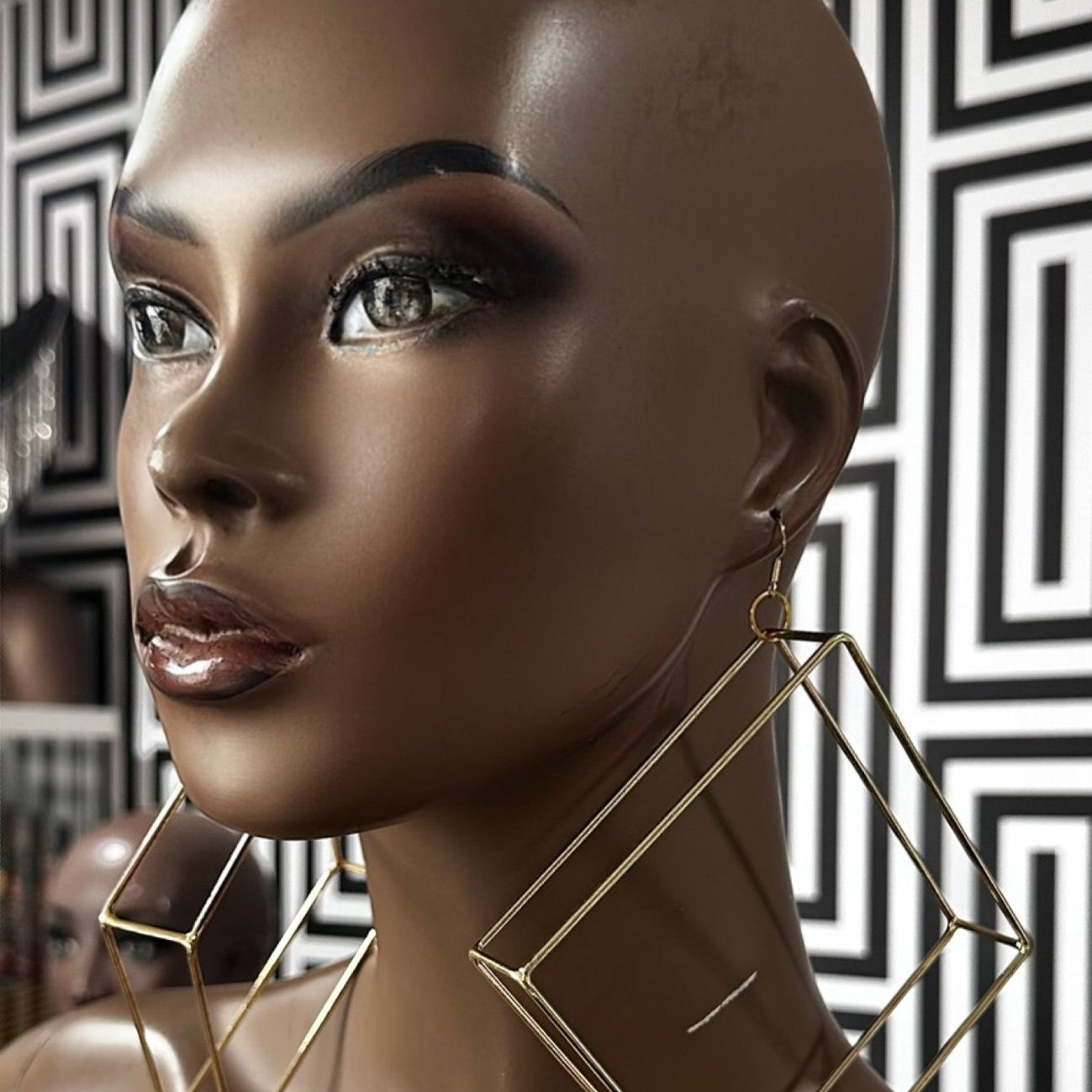 Ayika - 3D Geometric Hoop Earring - Trufacebygrace