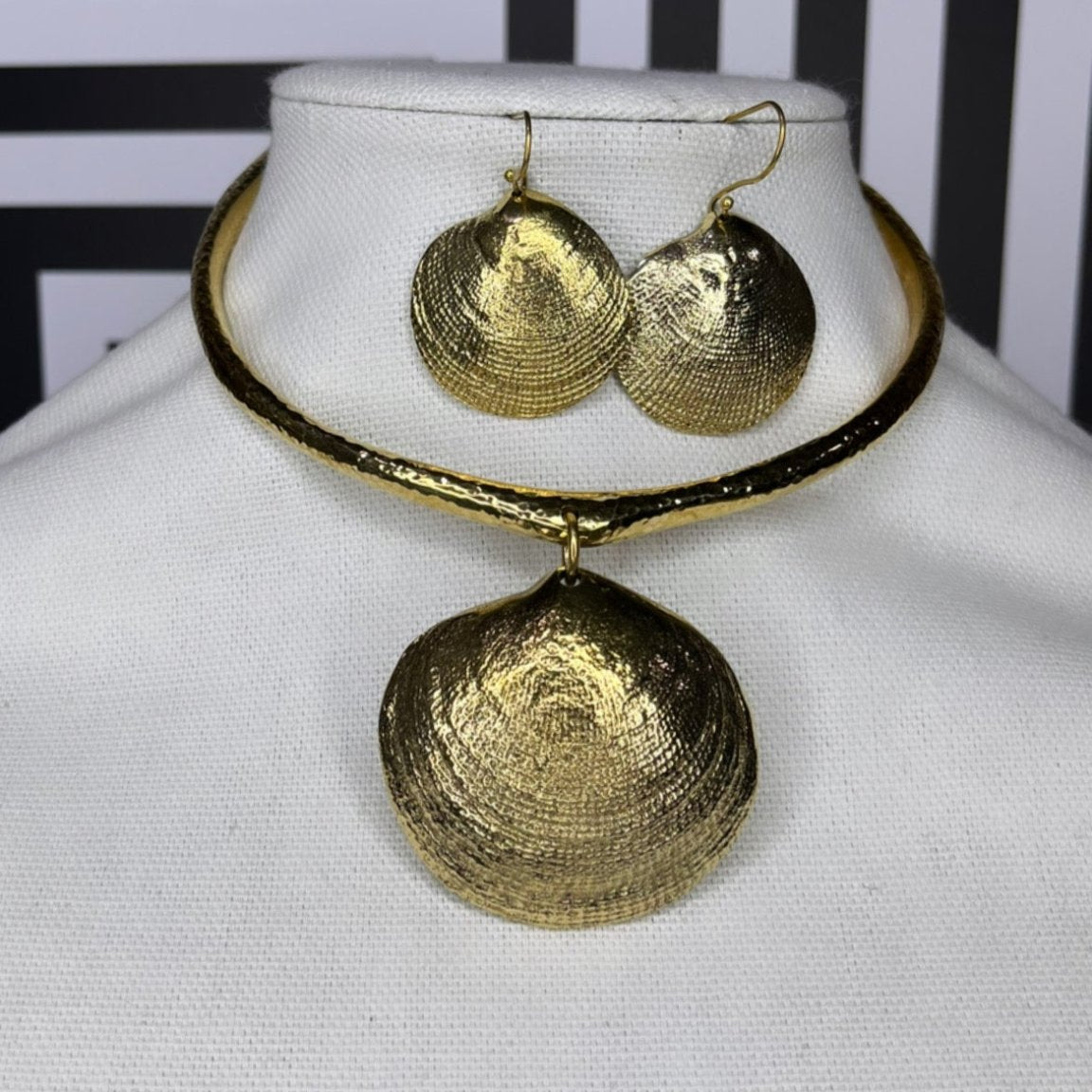 Badu Statement brass shell necklace set - Trufacebygrace