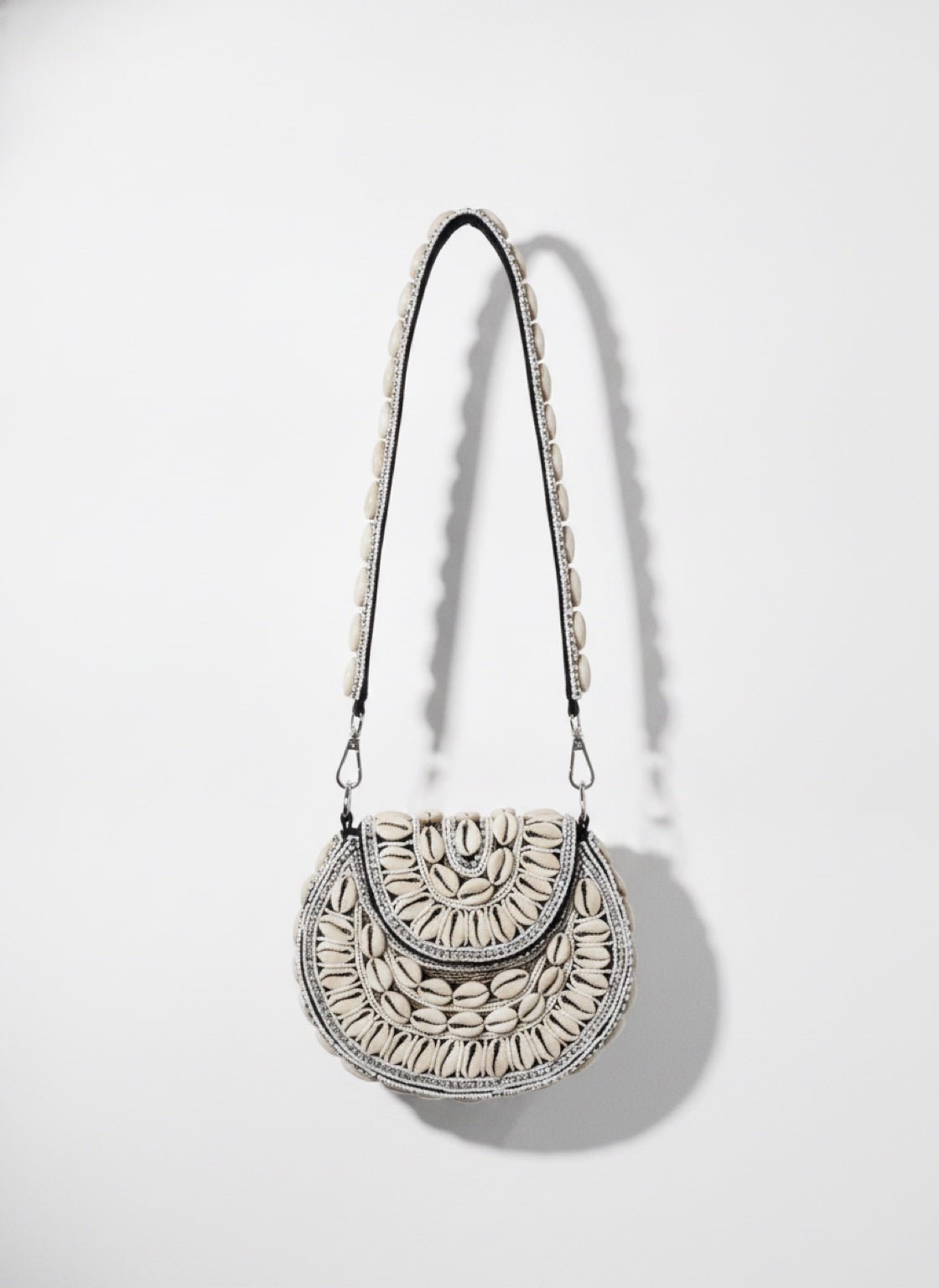 Bahari Luxe Cowry Shell Clutch - Trufacebygrace