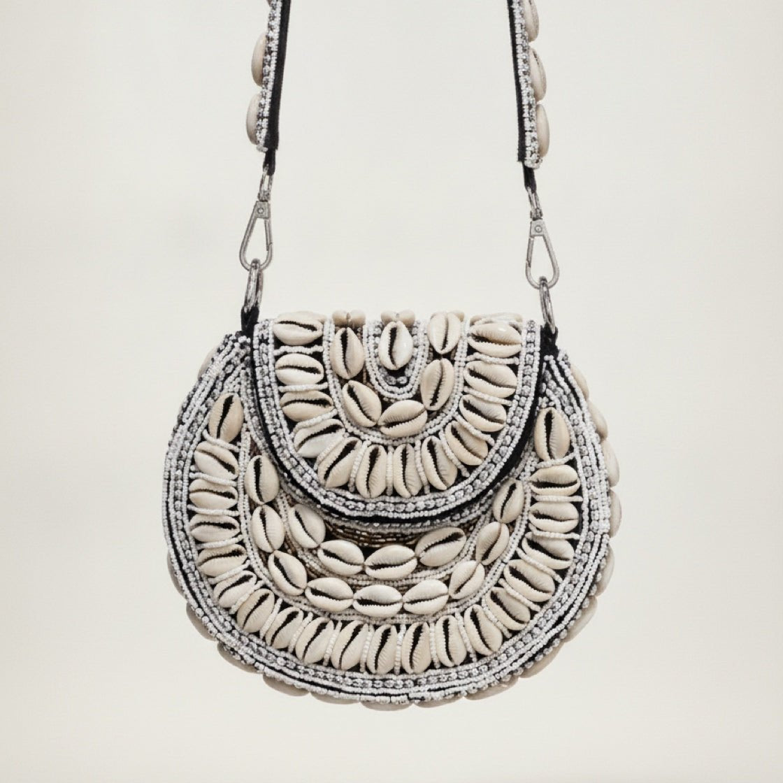 Bahari Luxe Cowry Shell Clutch - Trufacebygrace
