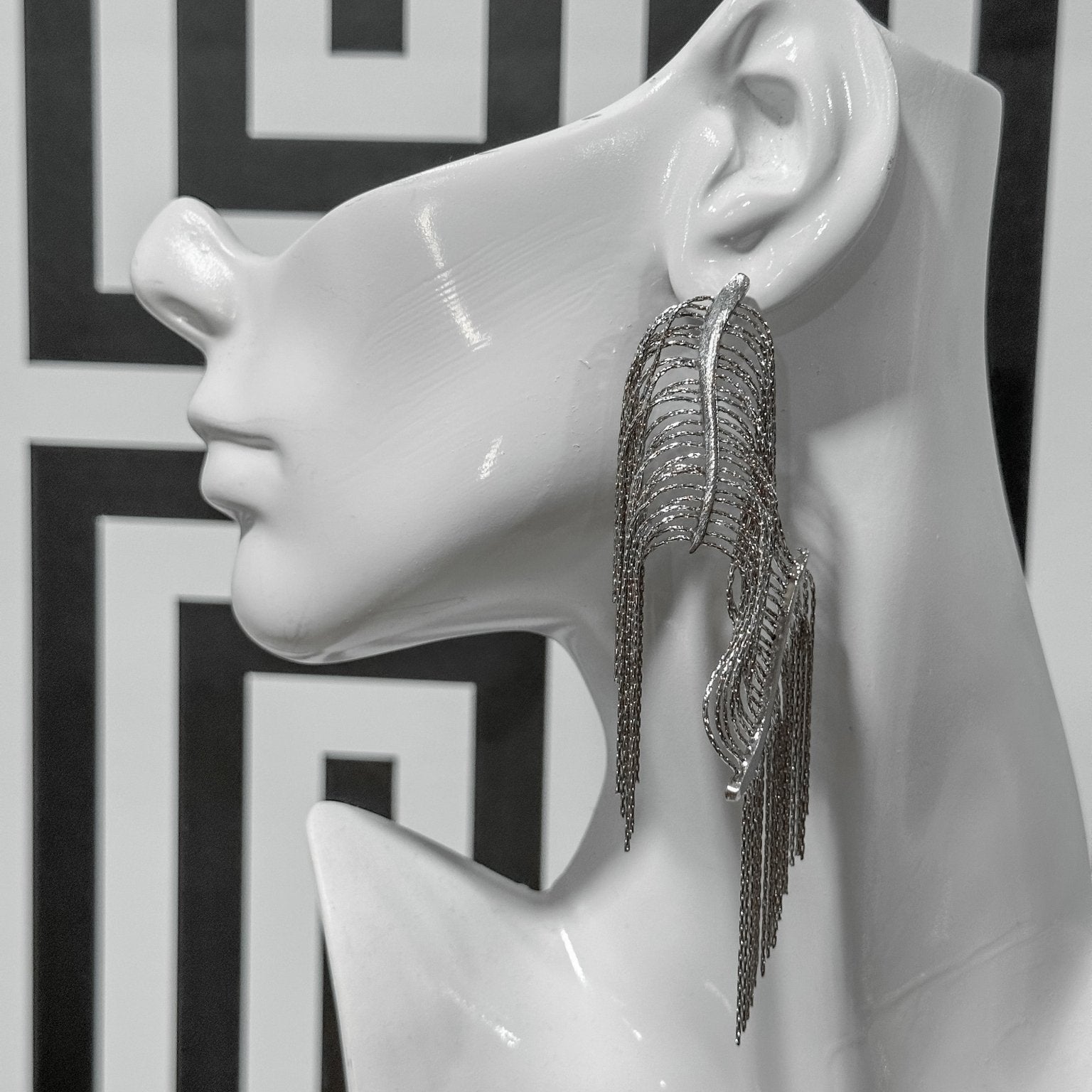 Chain irregular shape earrings - Trufacebygrace