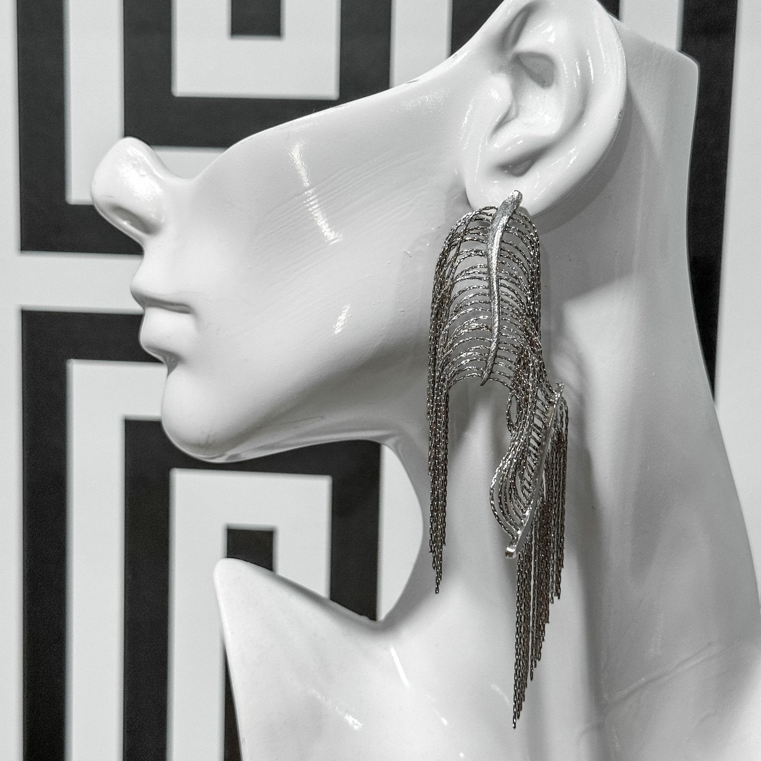 Chain irregular shape earrings - Trufacebygrace