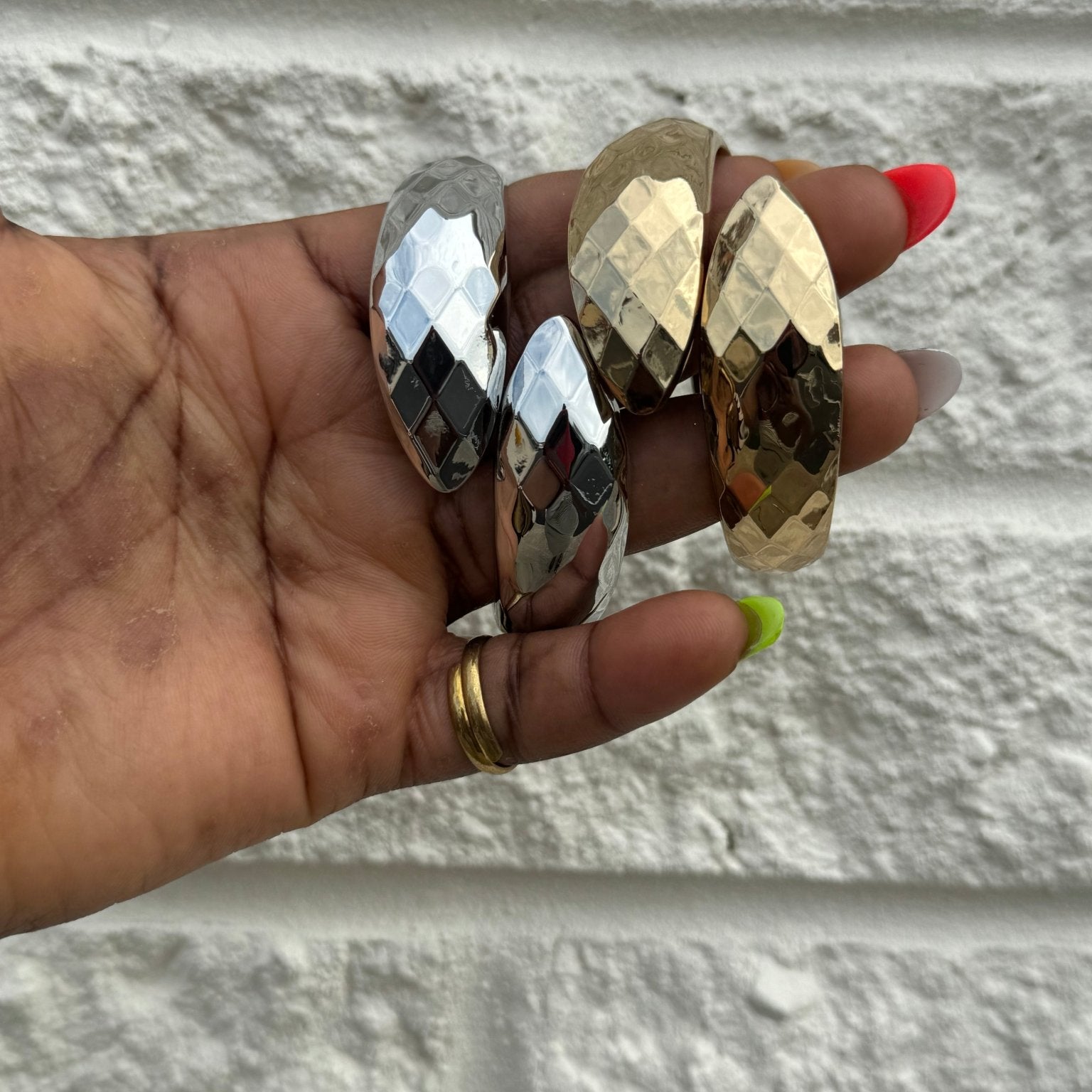 Diamond - Patterned Adjustable Bracelet - Trufacebygrace