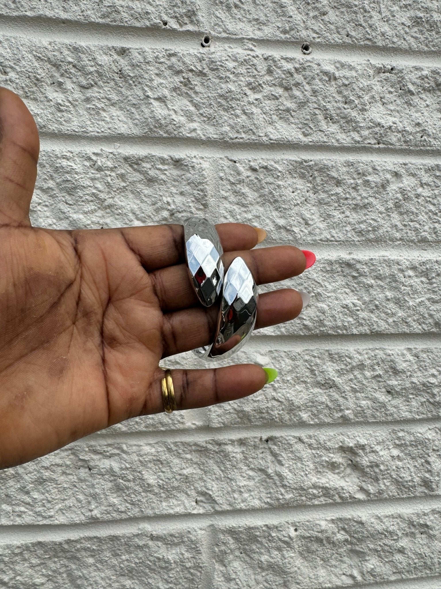 Diamond - Patterned Adjustable Bracelet - Trufacebygrace