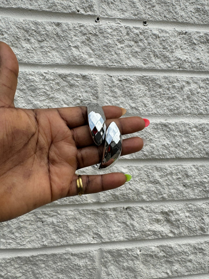 Diamond - Patterned Adjustable Bracelet - Trufacebygrace