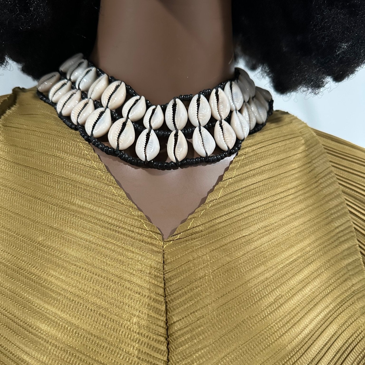 Edwom reversible cowry shell necklace / headpiece - Trufacebygrace