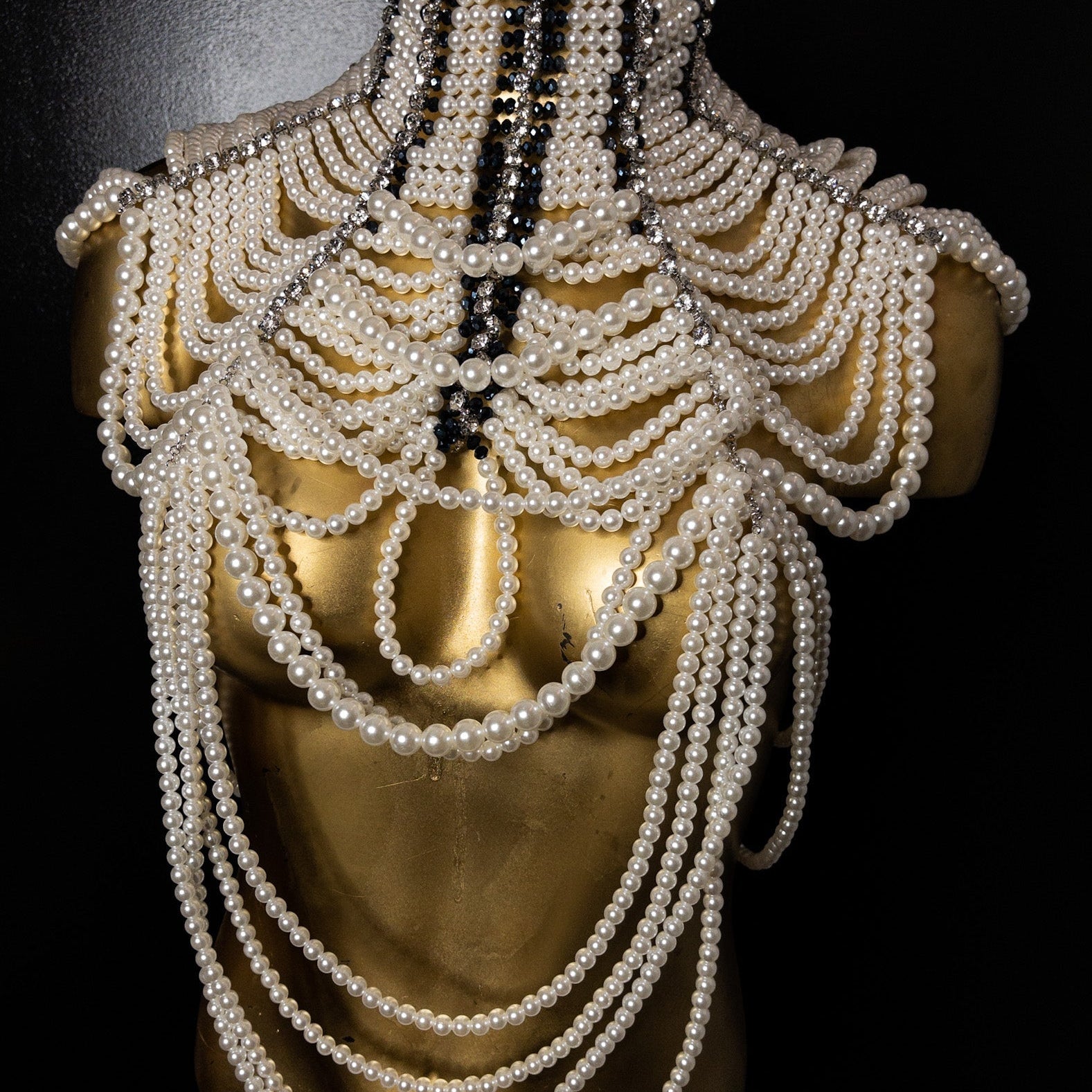 Empress Zaire Pearl and Rhinestone Necklace - Trufacebygrace
