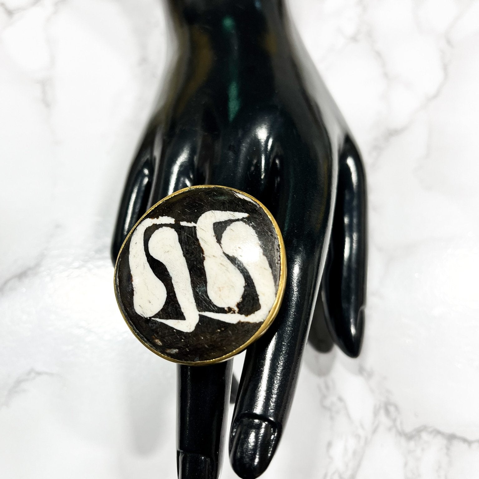Est Noir/Blanc Batik Statement Rings - Trufacebygrace