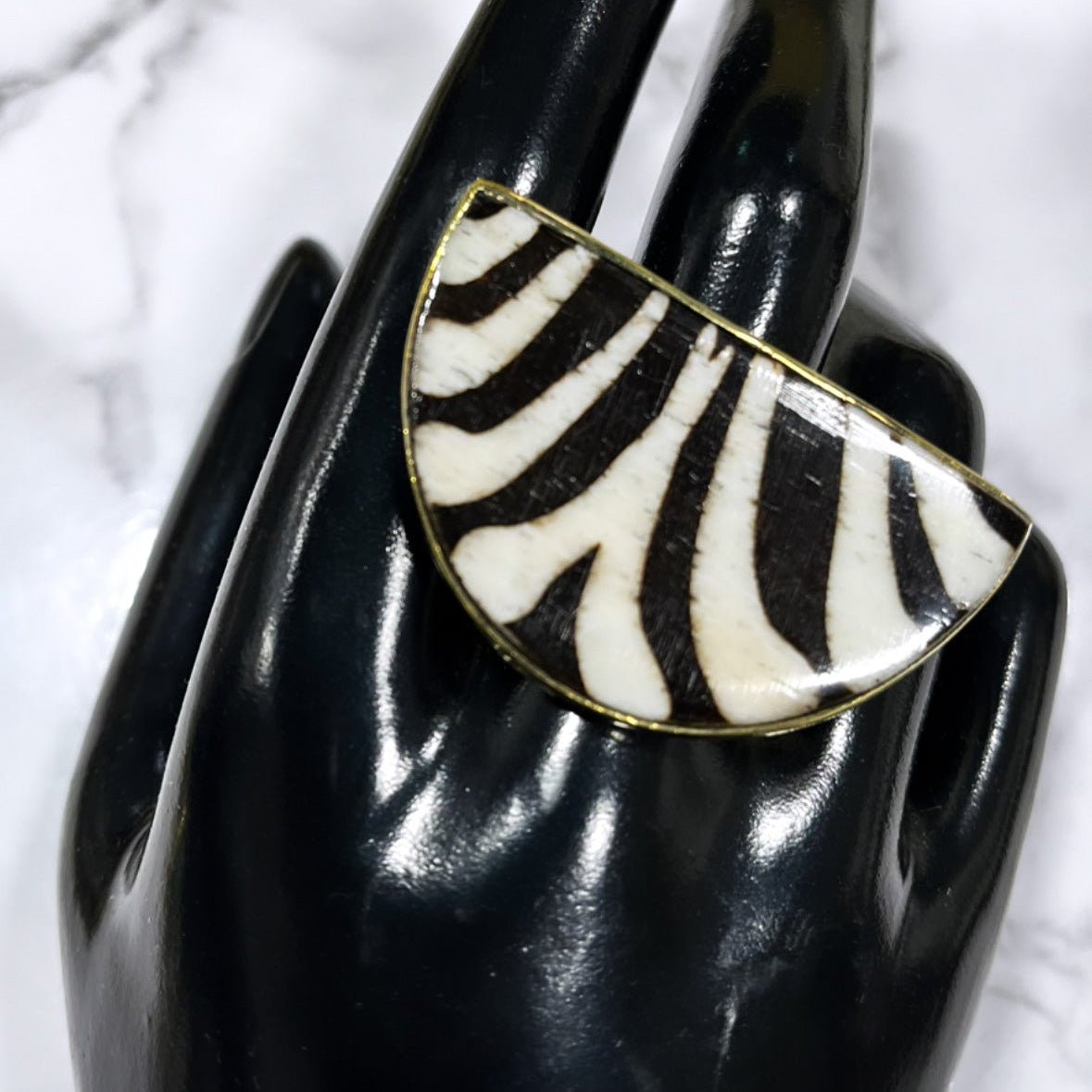 Est Noir/Blanc Batik Statement Rings - Trufacebygrace