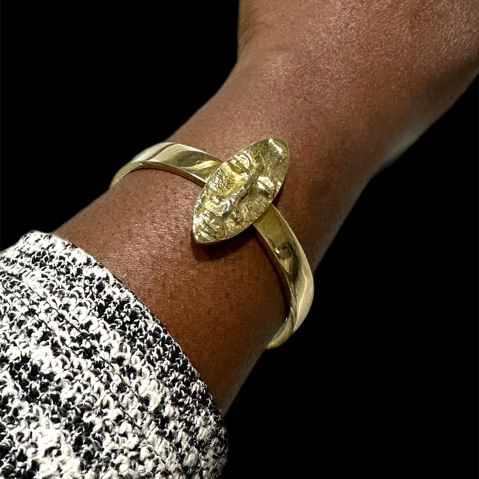 Hwɛnanim Yɔɔ African Mask Brass Bracelet - Trufacebygrace