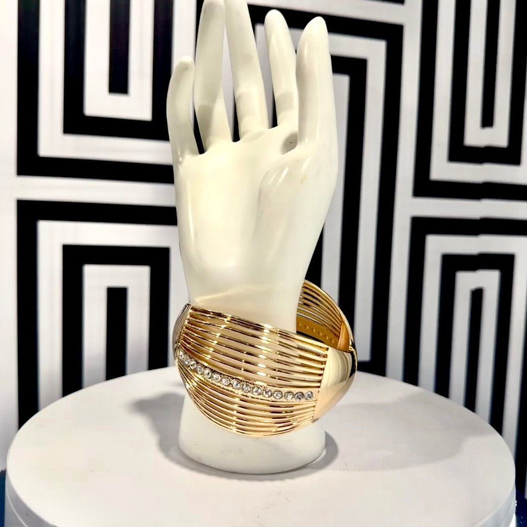Lined Metal Chunky Bracelet - Trufacebygrace