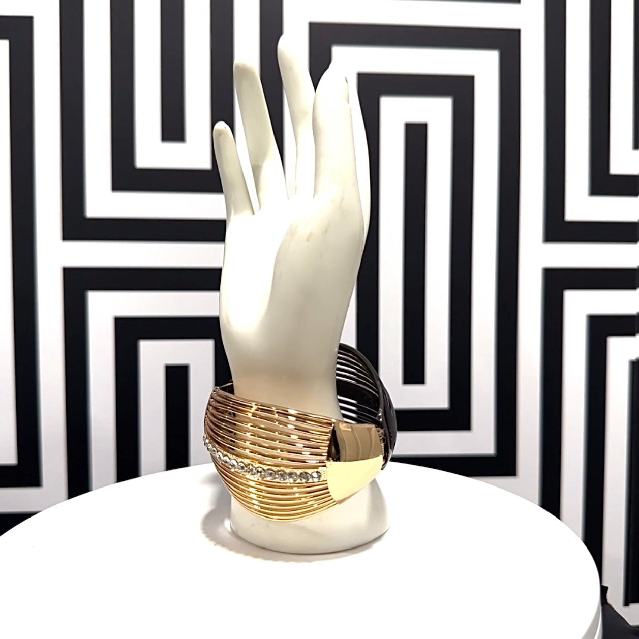 Lined Metal Chunky Bracelet - Trufacebygrace