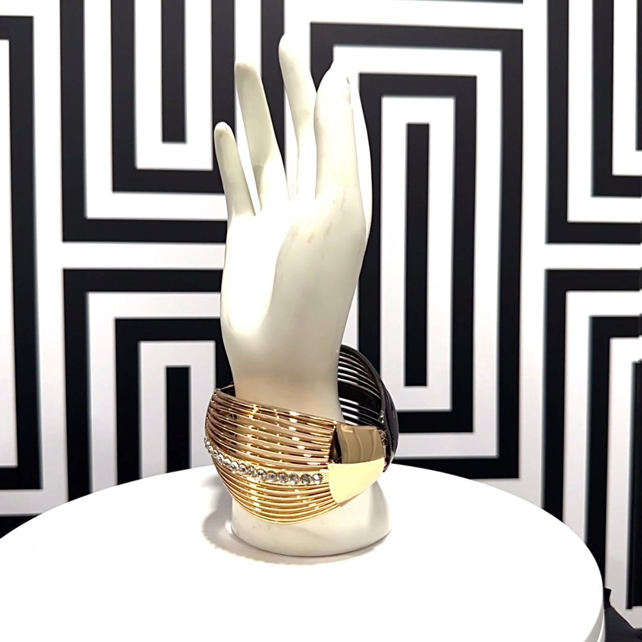 Lined Metal Chunky Bracelet - Trufacebygrace