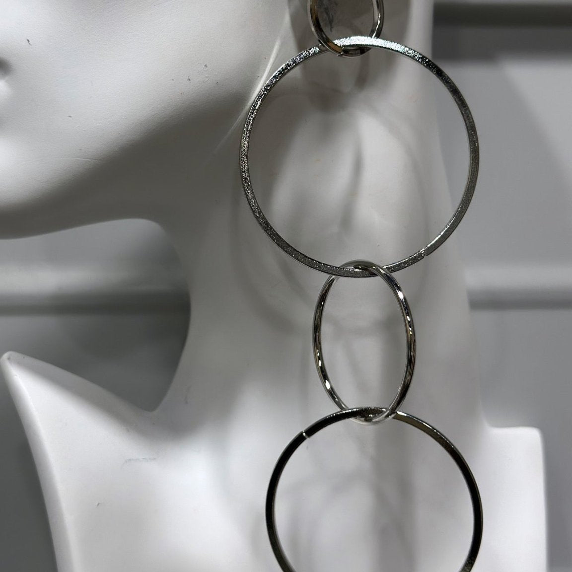 Link Me Up Circles light weight Earrings - Trufacebygrace