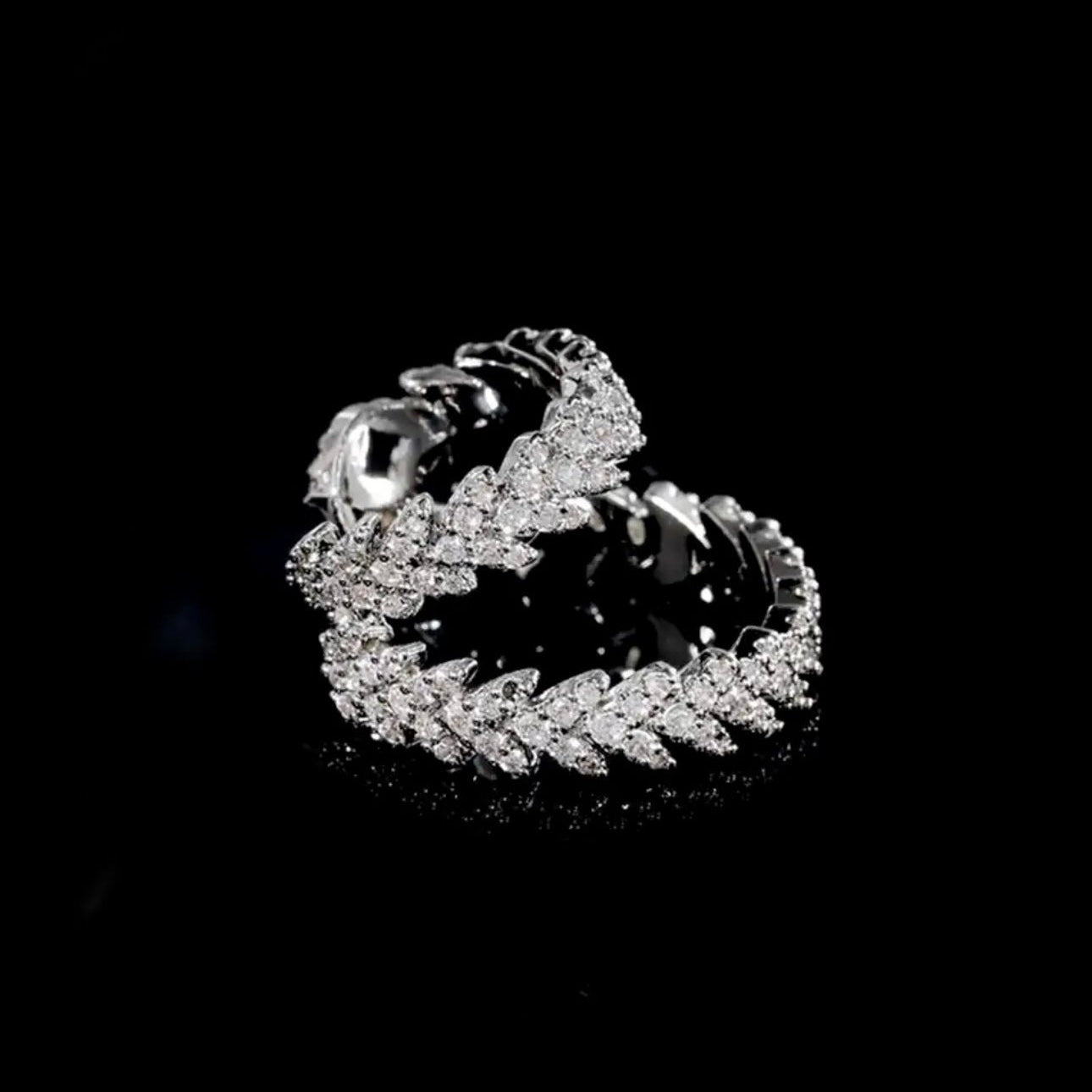 Luxe Crystal Leaf Ear cuff - Trufacebygrace