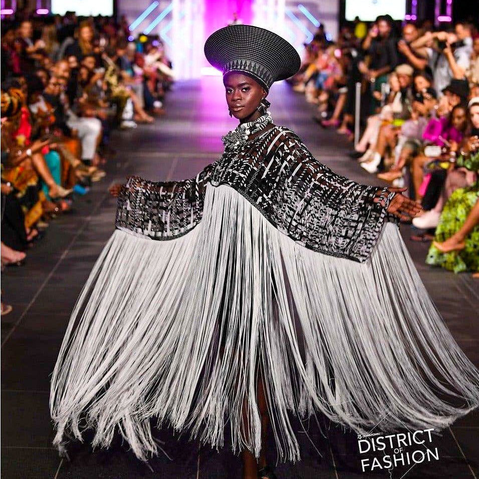 Makeda, Queen of Sheba Royal Cover - up - Black and White - Trufacebygrace