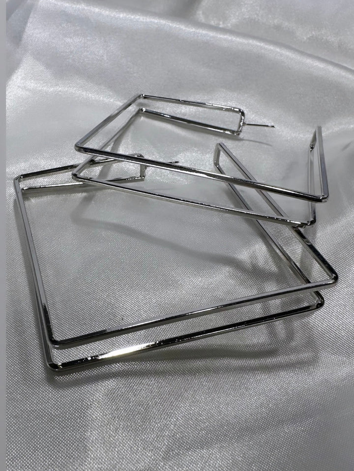 Mamdee Featherlight Square Hoops Earrings - Trufacebygrace