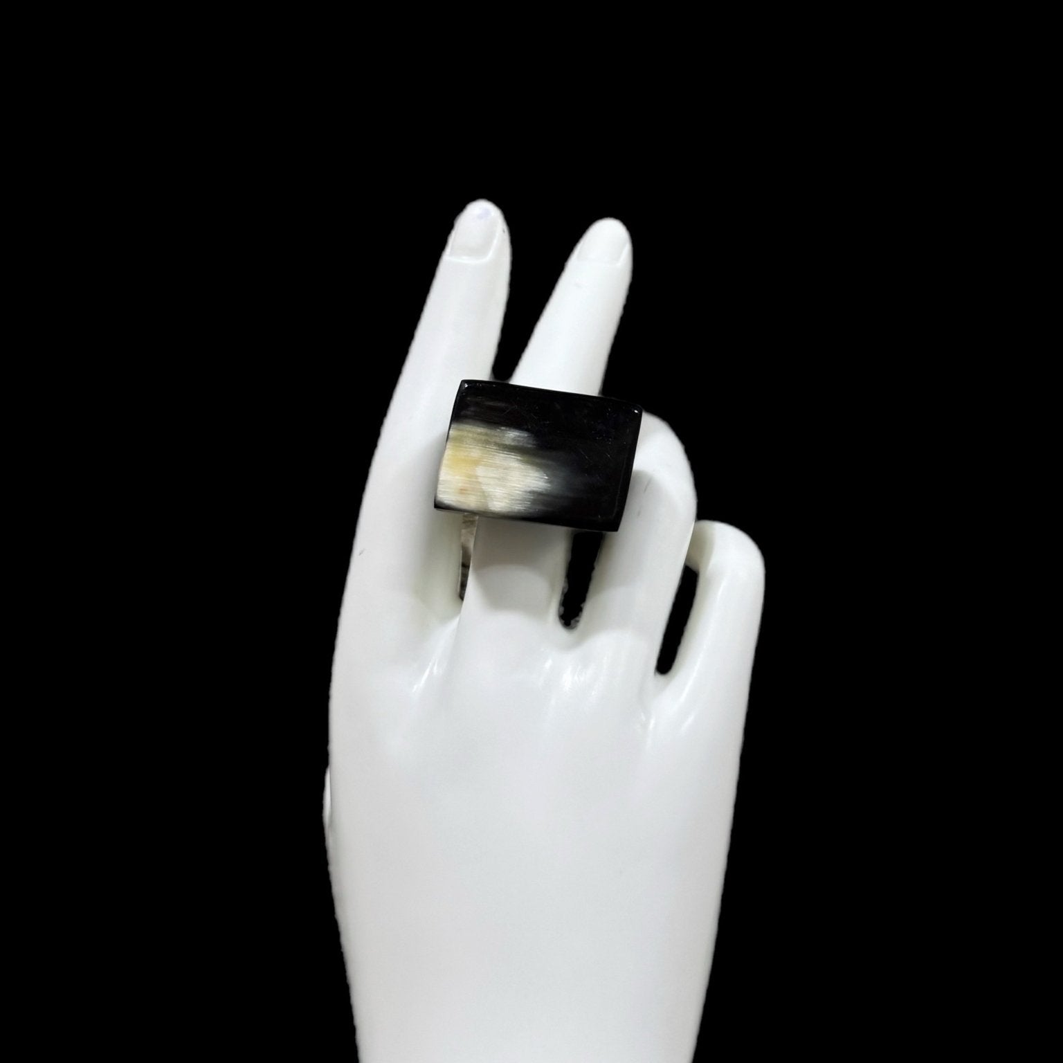 Mini Horn Edge Rectangle Rings - Trufacebygrace