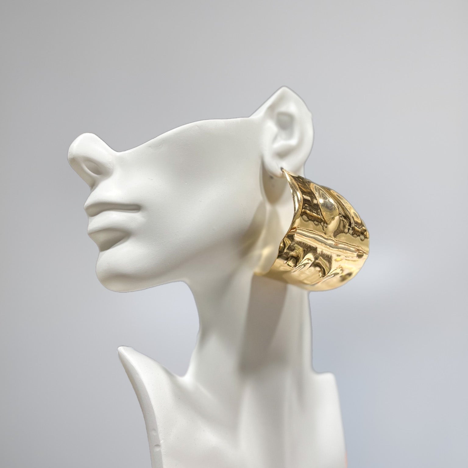 Nasefe Gold Chunky Hoop Earrings - Trufacebygrace