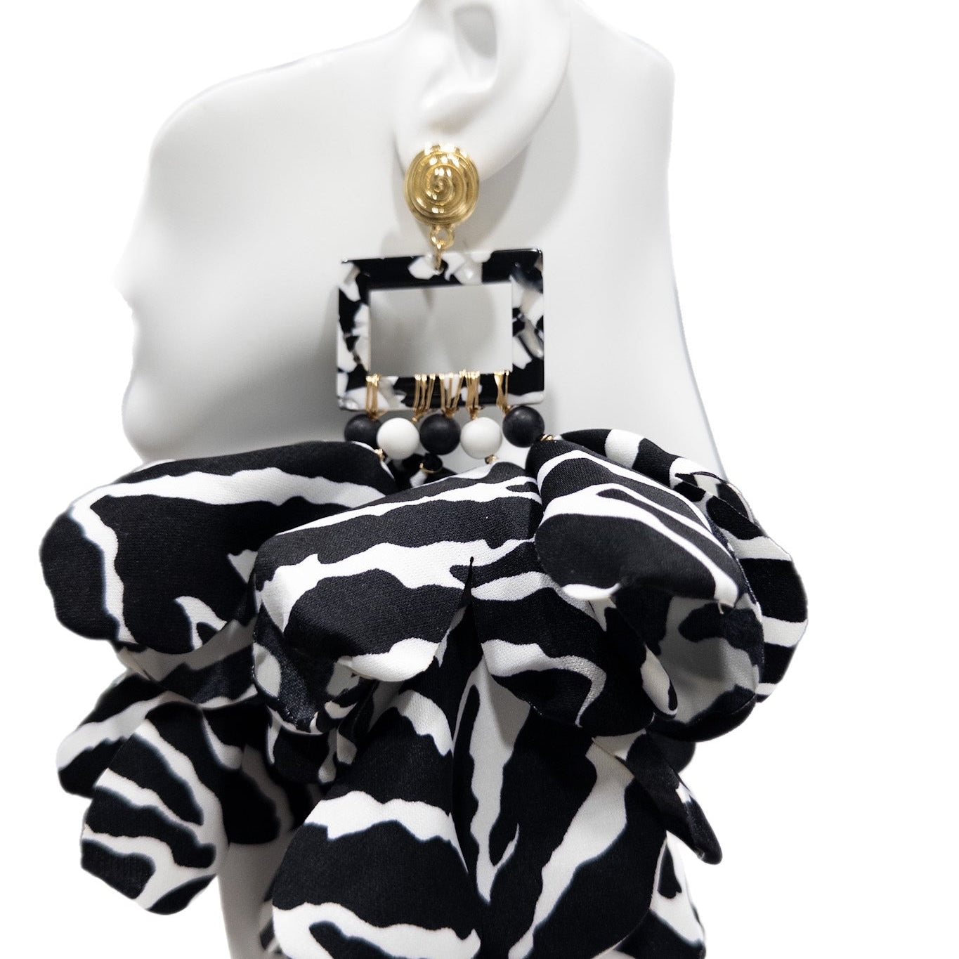 Nonso Square top flower petal earrings - Trufacebygrace