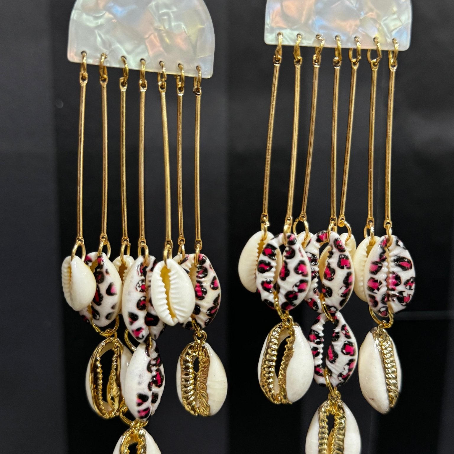 Ombrello Cowrie Shell Dangling Earrings - Trufacebygrace