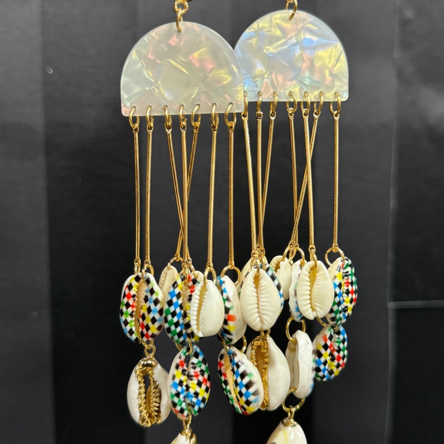 Ombrello Cowrie Shell Dangling Earrings - Trufacebygrace