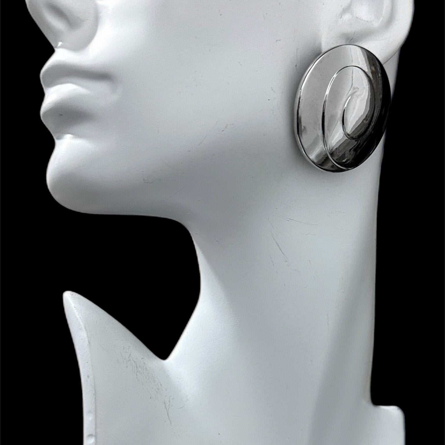 Orbita Round Statement Earrings - Trufacebygrace