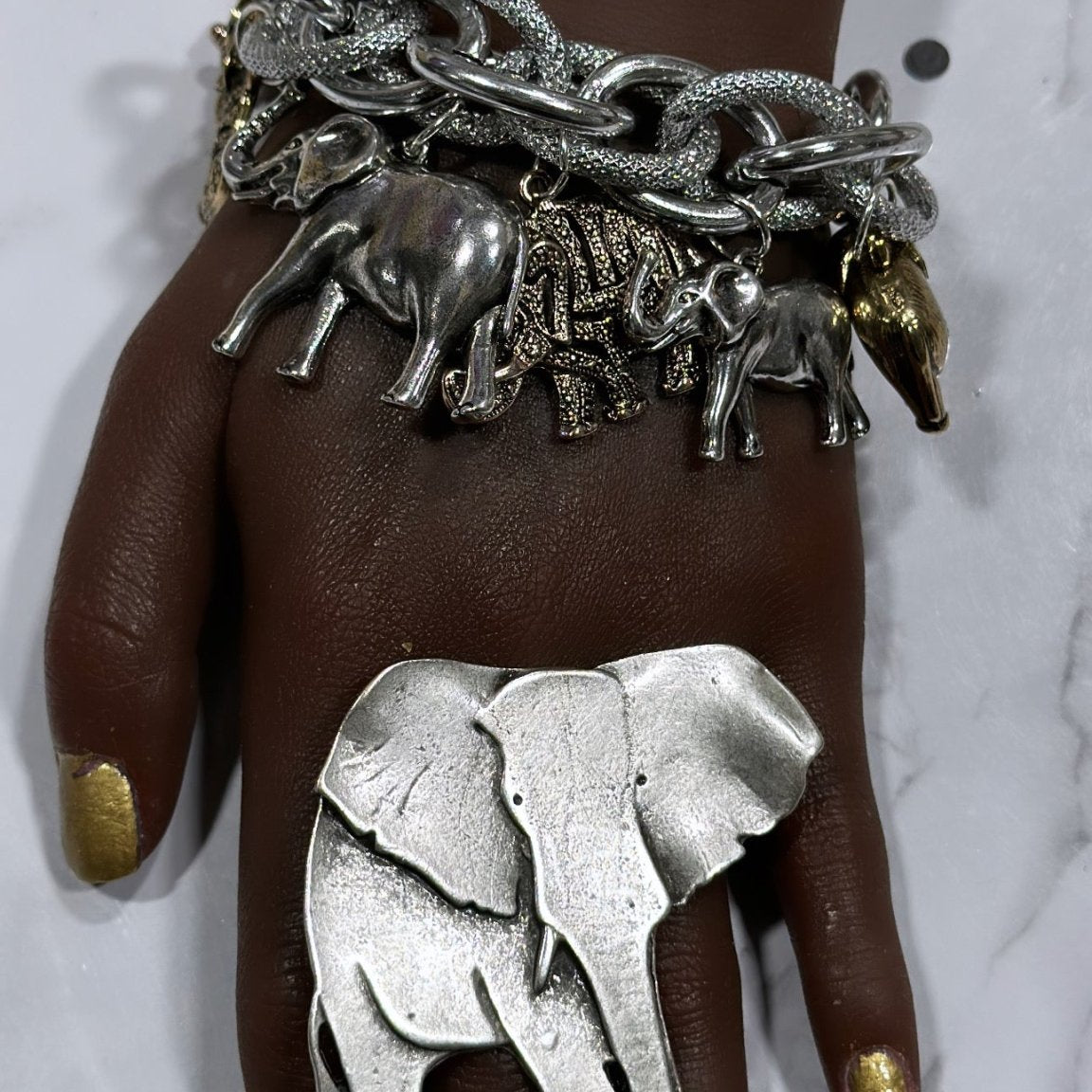 Osuno Elephant Charm Bracelet - Trufacebygrace
