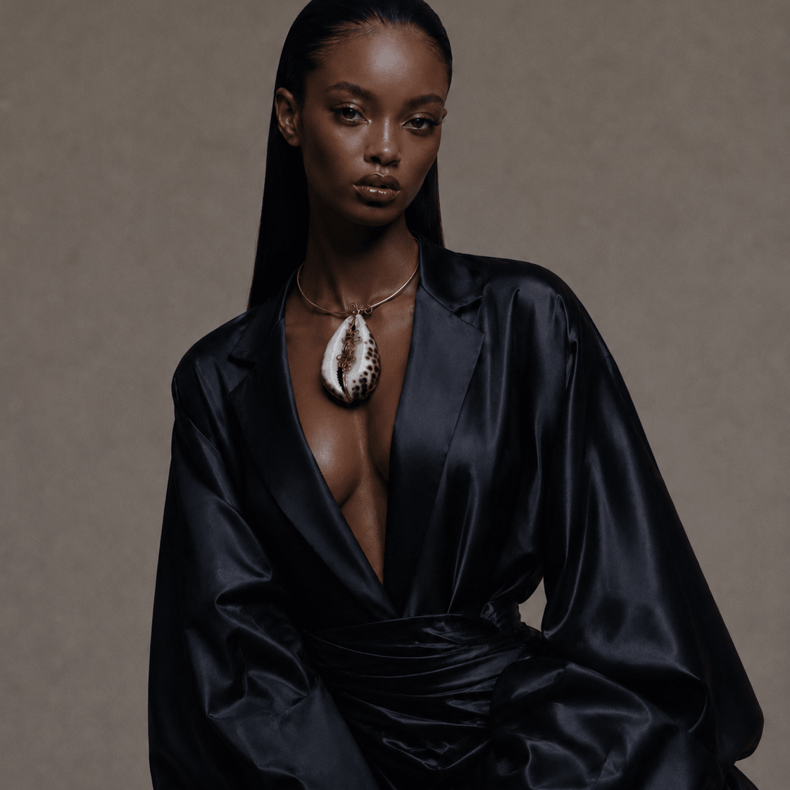Oversized Cowry Brass Wire Necklace - Trufacebygrace