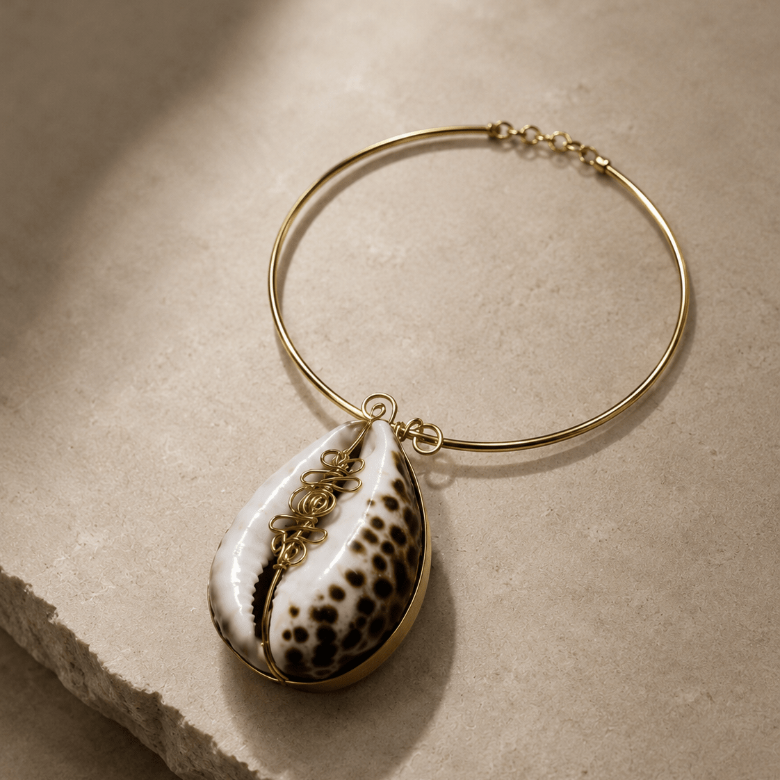 Oversized Cowry Ne Brass Wire Necklace - Trufacebygrace
