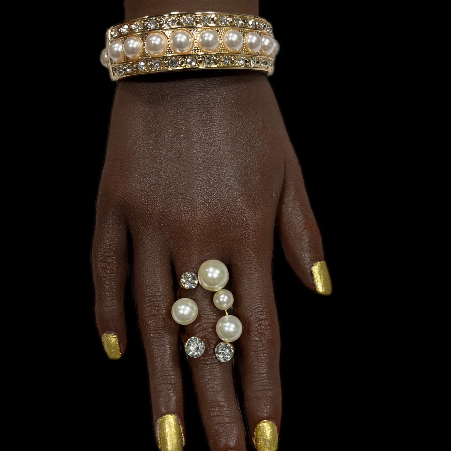 Queen Sarfo pearl bracelet - Trufacebygrace