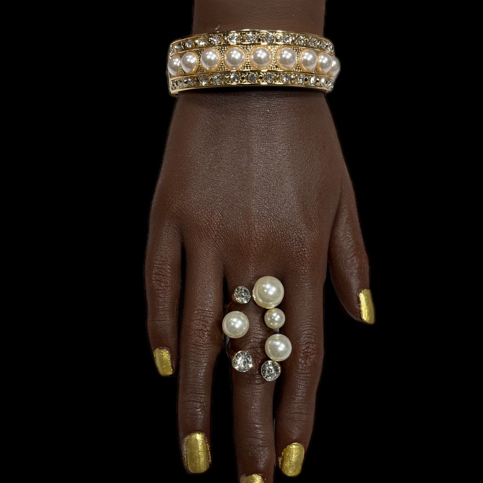 Queen Sarfo pearl bracelet - Trufacebygrace