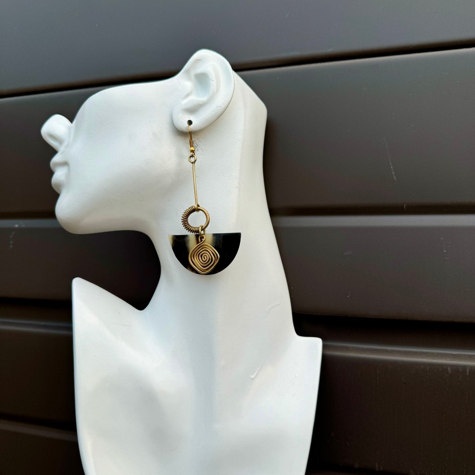 Safi Horn & Brass Dangle Earrings - Trufacebygrace