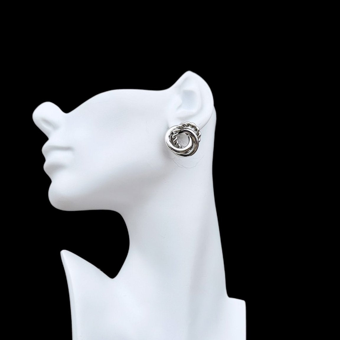 Sample : Twist Knot Studs - Trufacebygrace