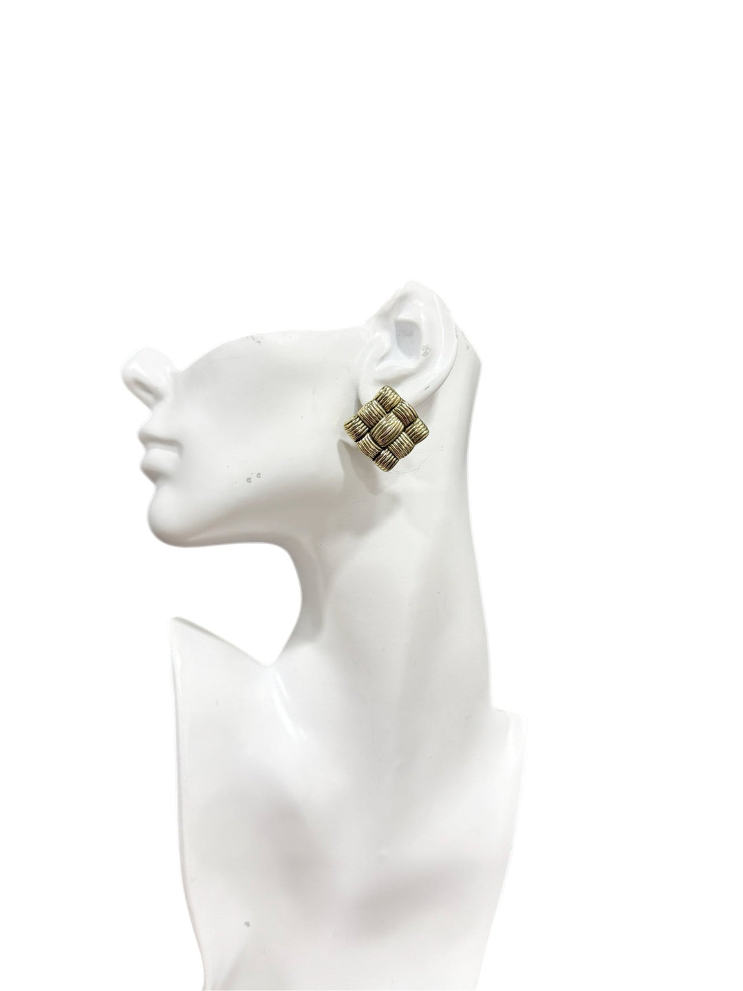 Sample : Vintage Kuba Studs - Trufacebygrace