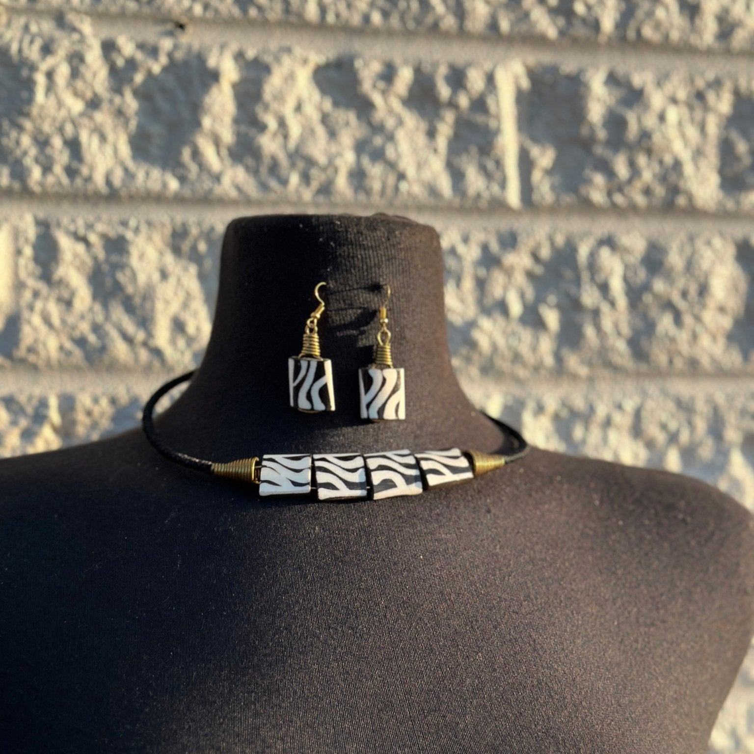 Sample : Zebra Essence Necklace and Earring Set - Trufacebygrace