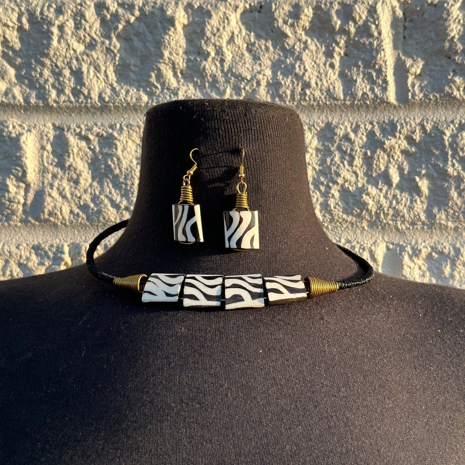 Sample : Zebra Essence Necklace and Earring Set - Trufacebygrace