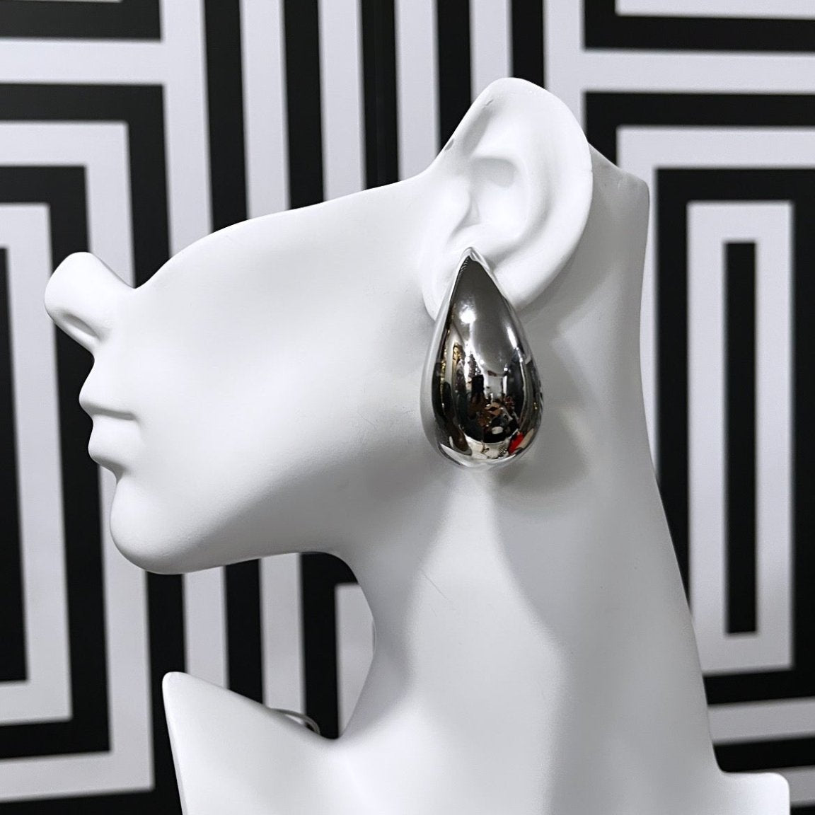 Sika TearDrop Earrings - Trufacebygrace