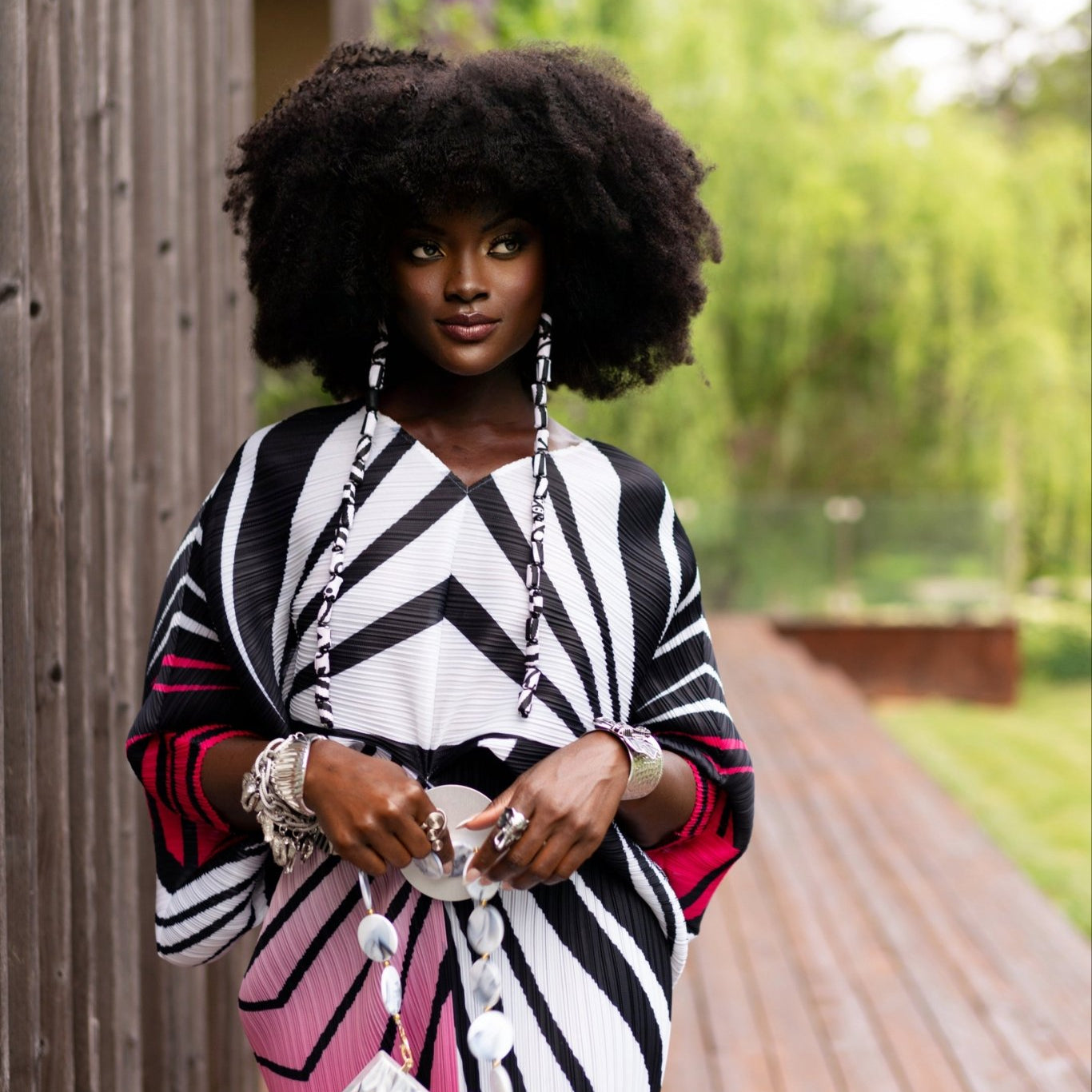Sonia black and white Acrylic clutch Bag - Trufacebygrace