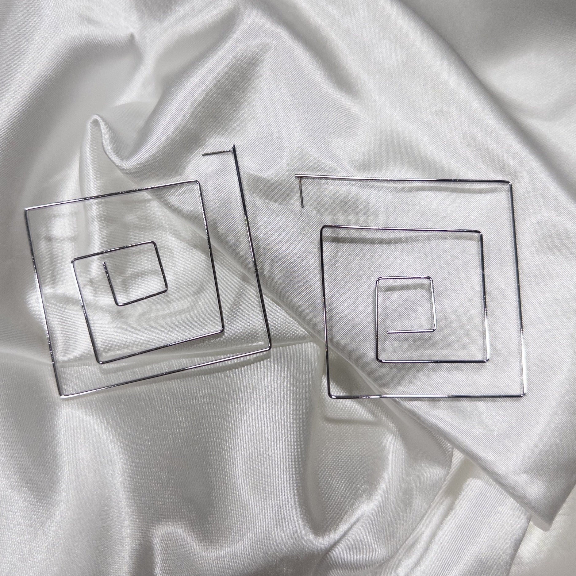 Spring Maze lightweight Hoop Earrings - Trufacebygrace