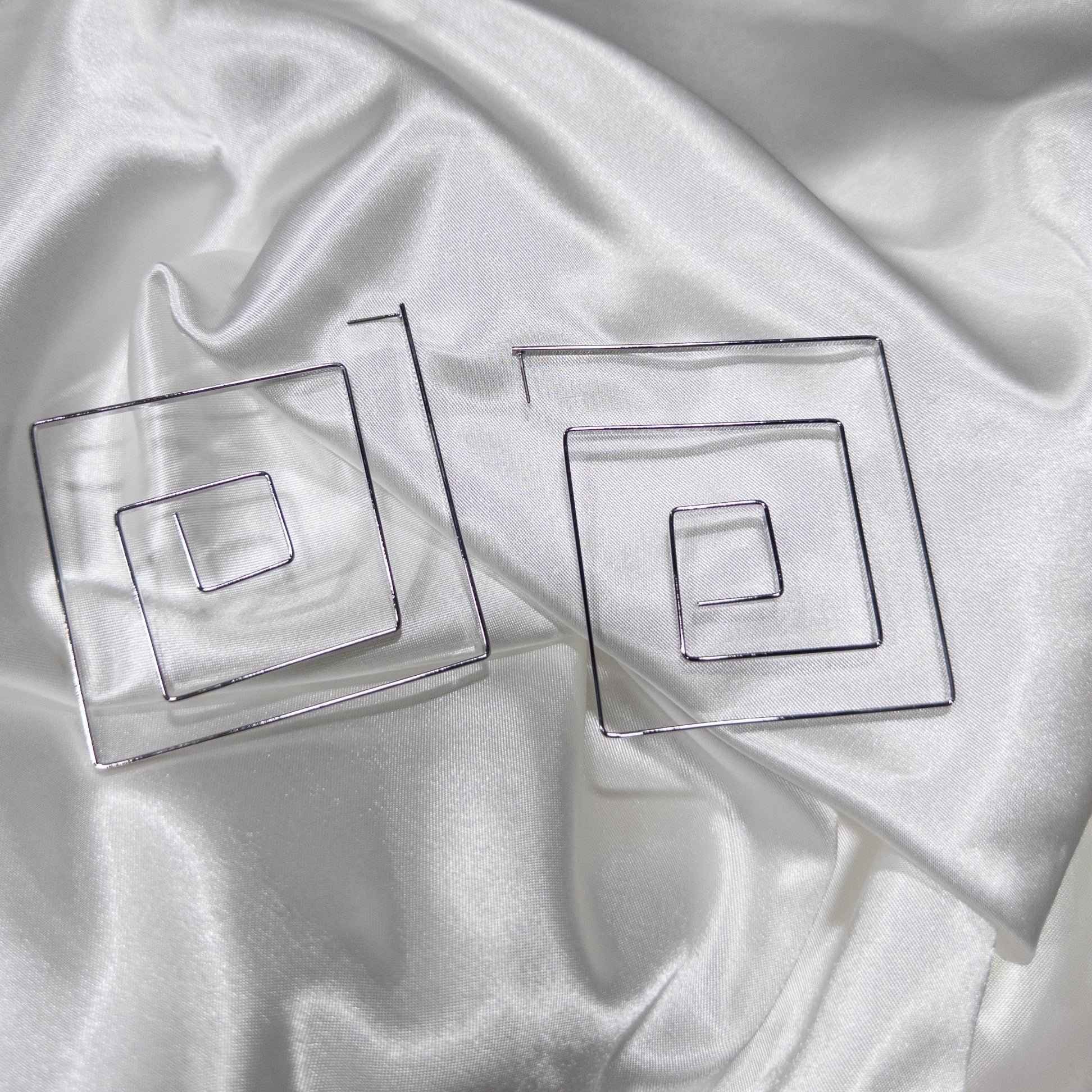 Spring Maze lightweight Hoop Earrings - Trufacebygrace