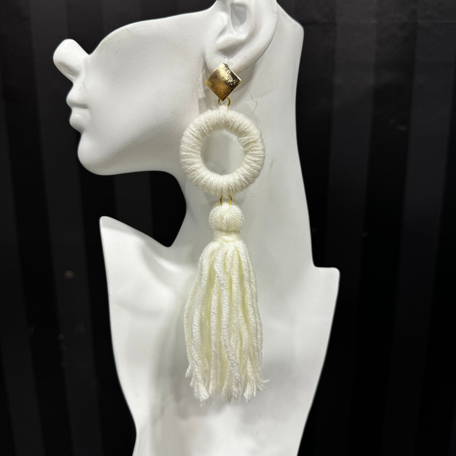 Super lightweight fluffy yarn tassel earring - Trufacebygrace