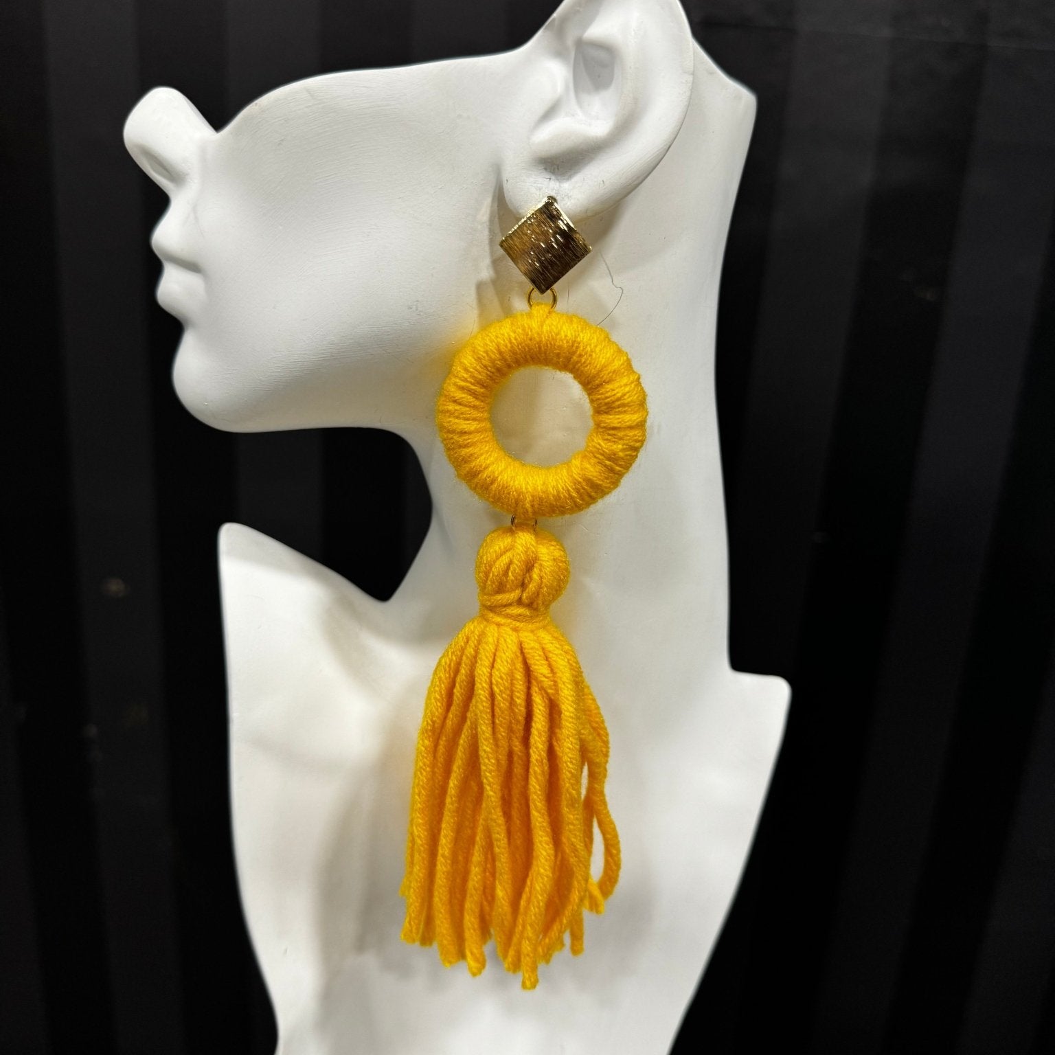 Super lightweight fluffy yarn tassel earring - Trufacebygrace