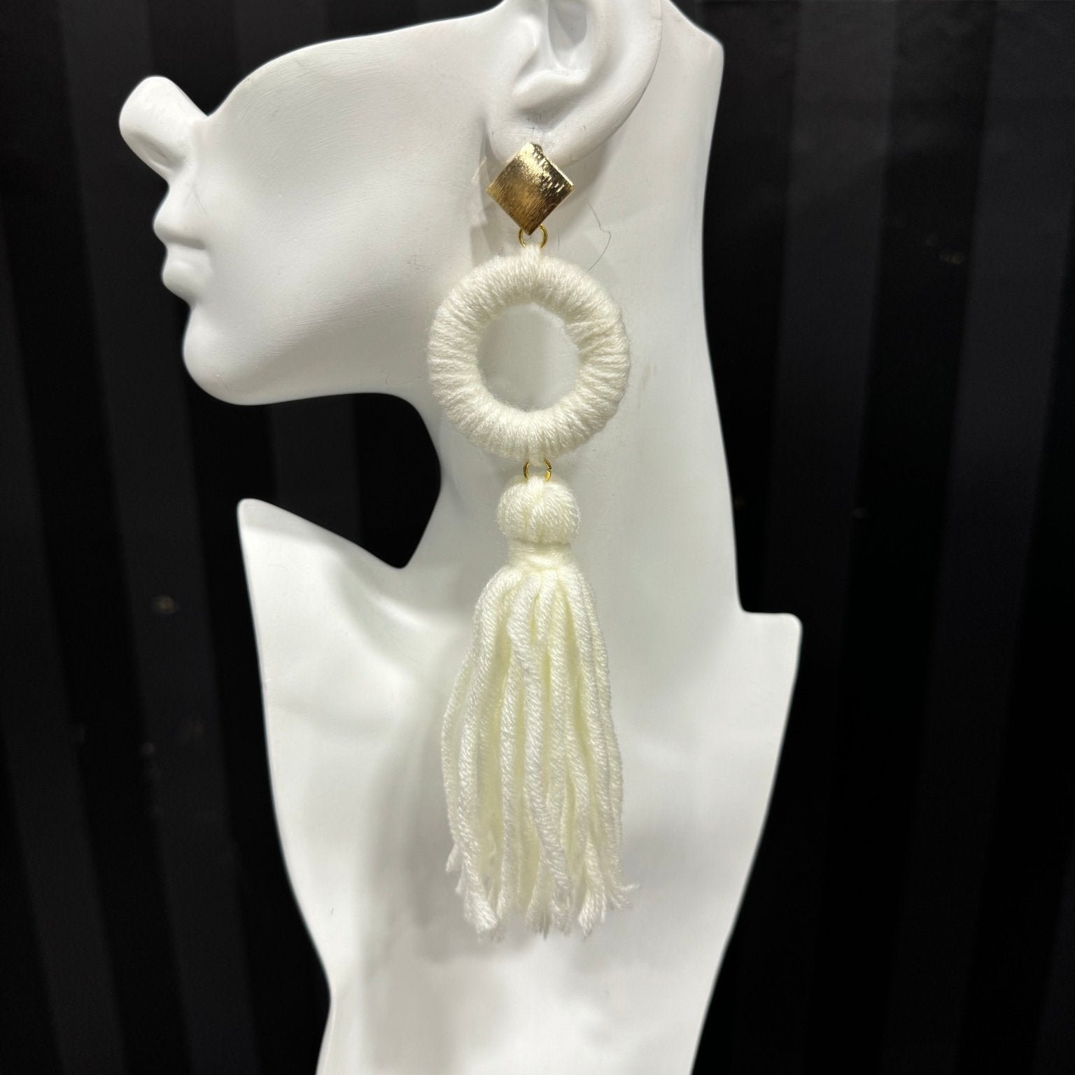 Super lightweight fluffy yarn tassel earring - Trufacebygrace